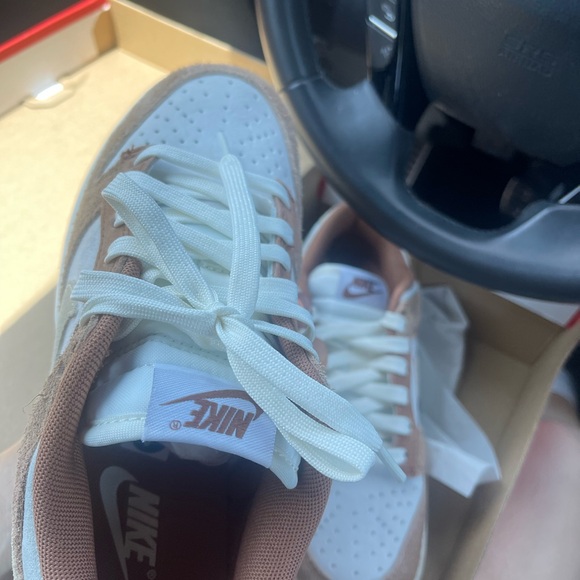 BRAND NEW DUNKS “CURRY” - Picture 2 of 3